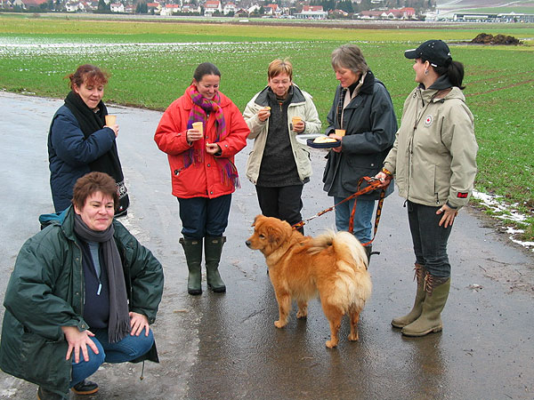 Shayna im Mittelpunkt